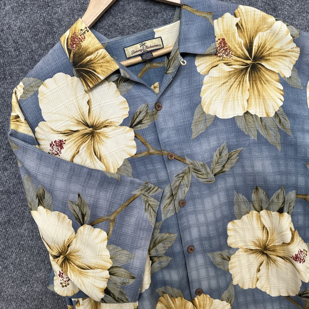 Tommy Bahama Shirt Mens XL Blue Floral Hawaiian Rayon Relaxed Camp Loop Collar